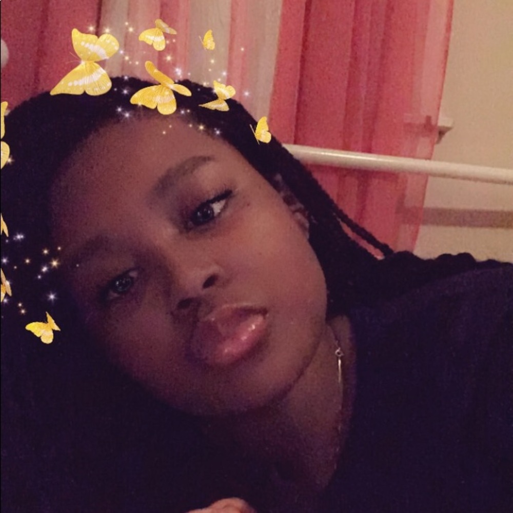 Meet your Posher, Amira